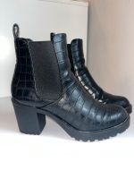 Schwarze Heels mit Schlangendetaill Gr. 40 Bayern - Vilgertshofen Vorschau