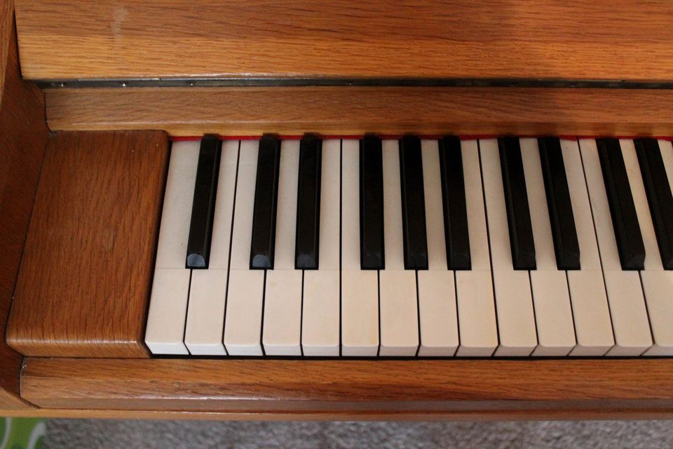 Klavier voll funktionstüchtig in Pfinztal