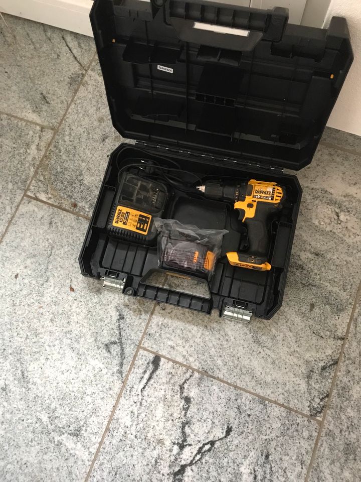 DeWalt Akkuschrauber Akkubohrer inkl. Akku (neu) in Allmannshofen