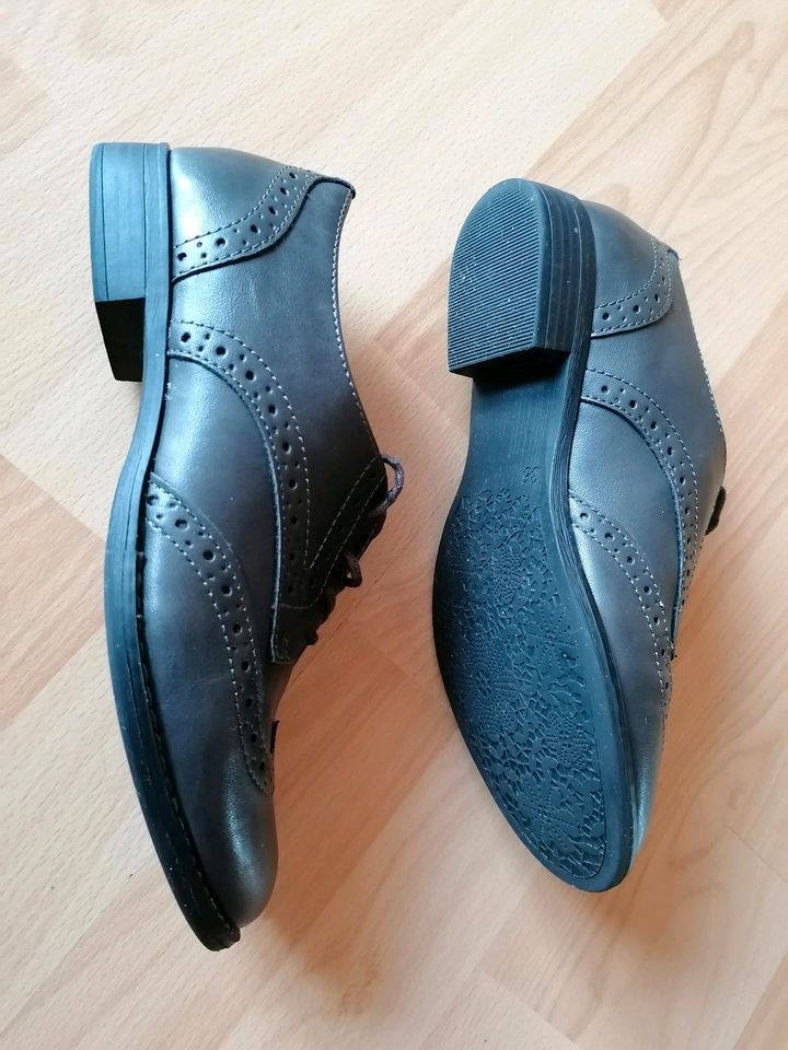 Damen Schuhe Gr. 36 NEU in Bad Endbach