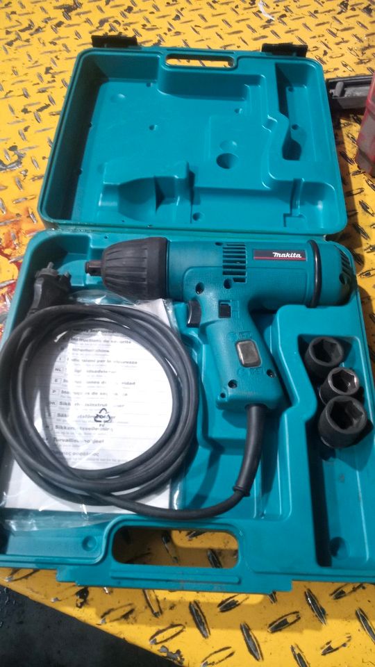 Makita Schlagschrauber 6904 VH 230 Volt in Walldürn