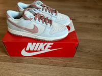 Nike Dunk Low Fossil Rose, Gr 41 Dresden - Blasewitz Vorschau