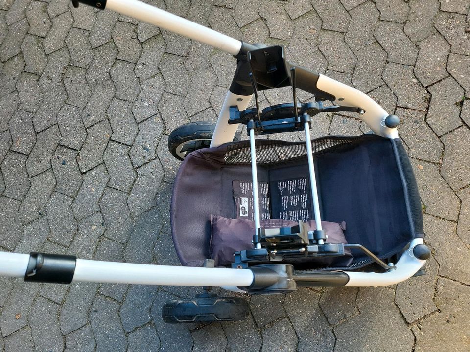 Teutonia Cosmo V3 Kinderwagen Sportkarre & viel Zubehör in Minden