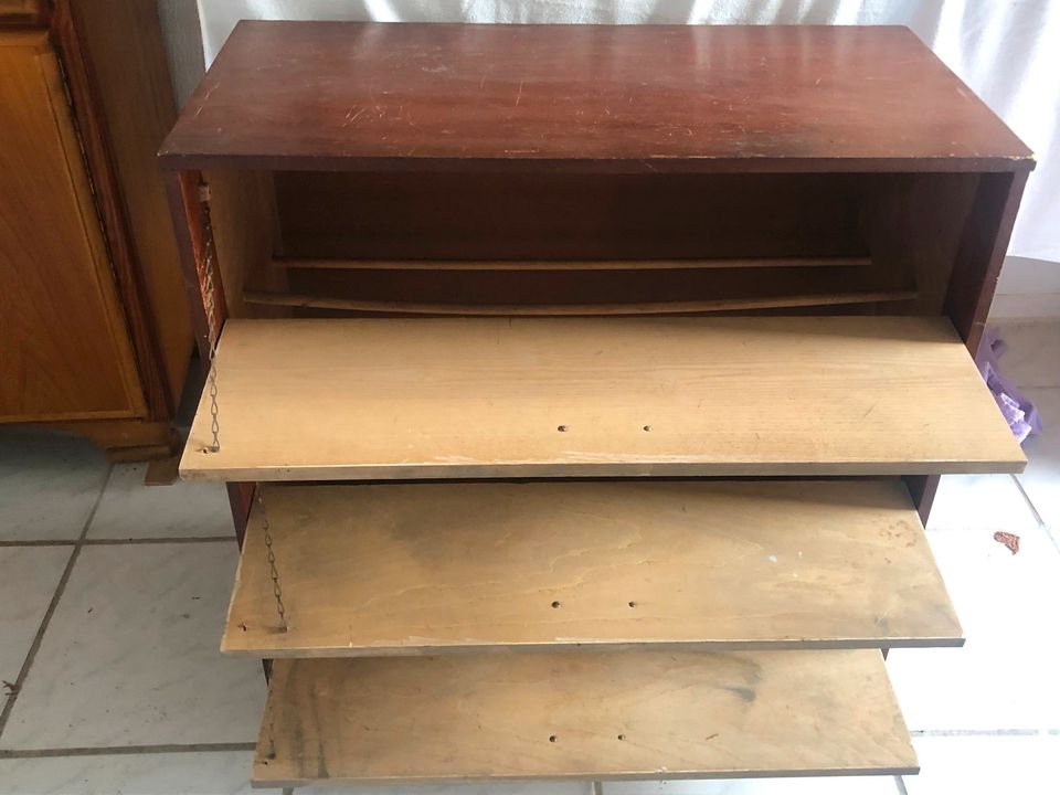 Alter Holz-Schuhschrank, 50er/60er Jahre, Vintage, mit 3 Klappen in Iffezheim