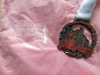 Berliner Halbmarathon 2024 - Jacke (Gr. L , ADIDAS) + Medaille Berlin - Köpenick Vorschau
