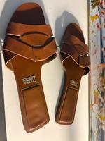 ZARA Sandalen, Schlappen, Leder, braun, Größe 41 München - Au-Haidhausen Vorschau