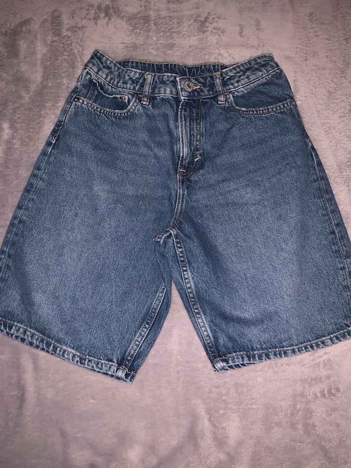 H&M Baggyshorts Gr 152 in Lippetal