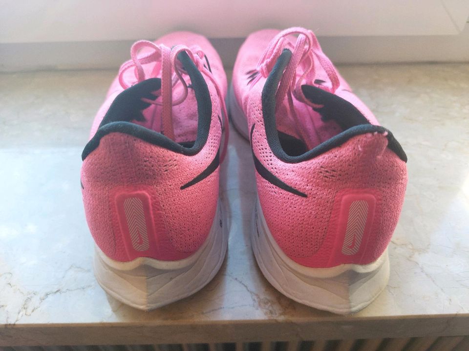 Nike Pegasus 36 Laufschuh pink weiss Gr. 44 in Taufkirchen