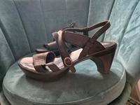 Sandalen Absatzschuhe Think! Gr.40 Echtleder wNeu Niedersachsen - Estorf Vorschau