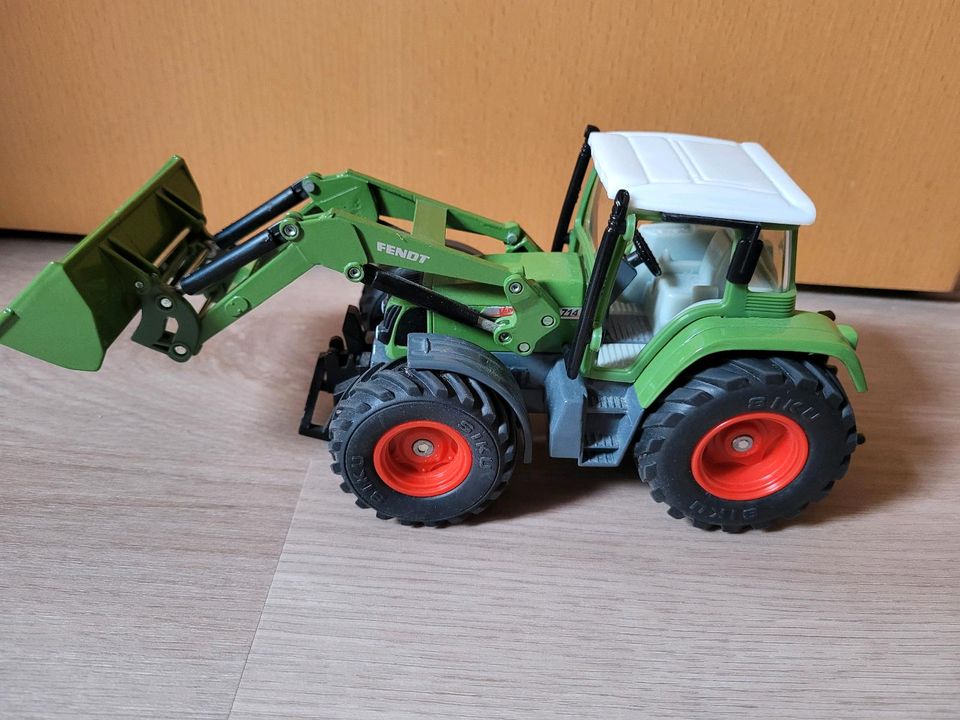 Siku Fendt Vario 714 zu verkaufen in Wriedel