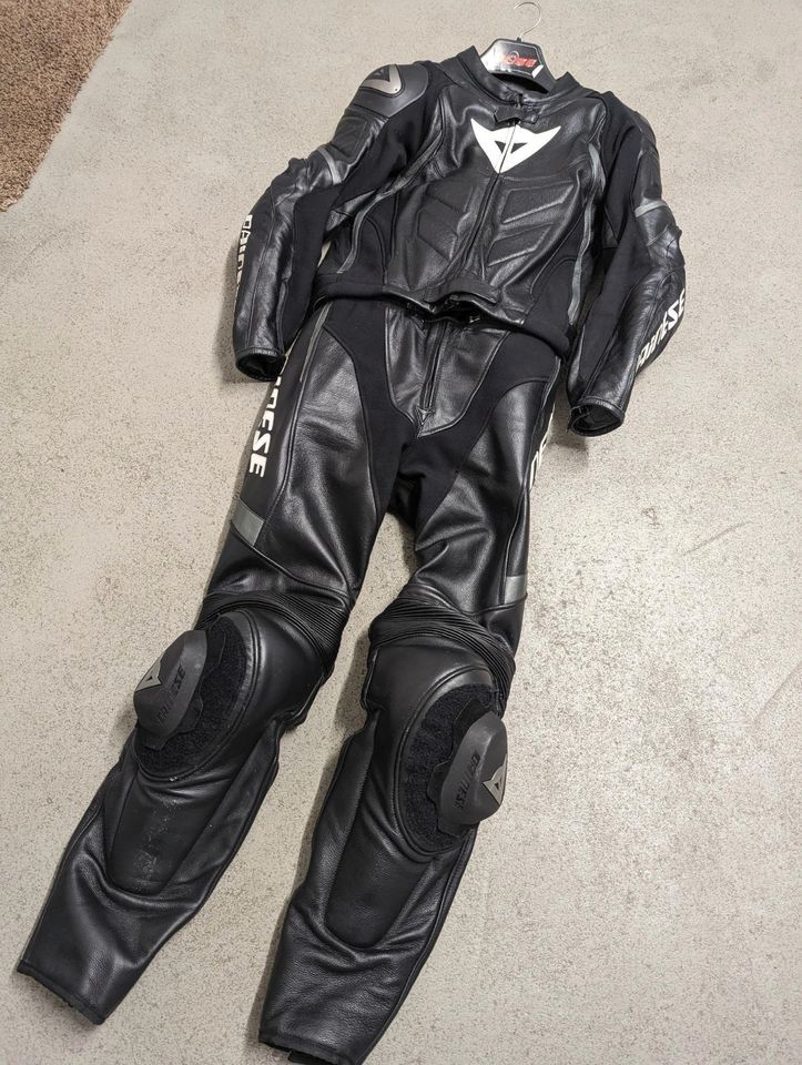 Dainese Lederkombi Avro D1 2 Teiler schwarz / weiß / grau 98 in Aachen