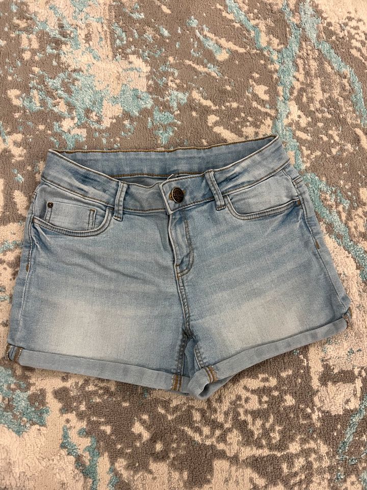 2 x Jeans Shorts Mädchen in Spiesen-Elversberg