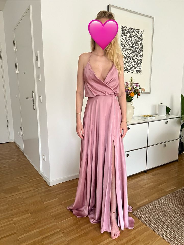 Unique Abendkleid mit Schlitz Abschlussball ungetragen in Düsseldorf