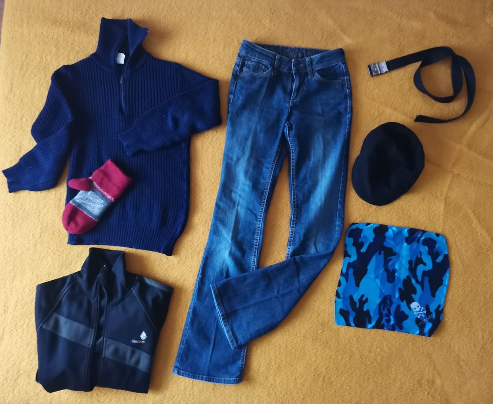 Gr.158/164: C&A Strickpullover+ Esprit Jeans+ VOLCOM Jacke+ Mütze in Hochheim am Main