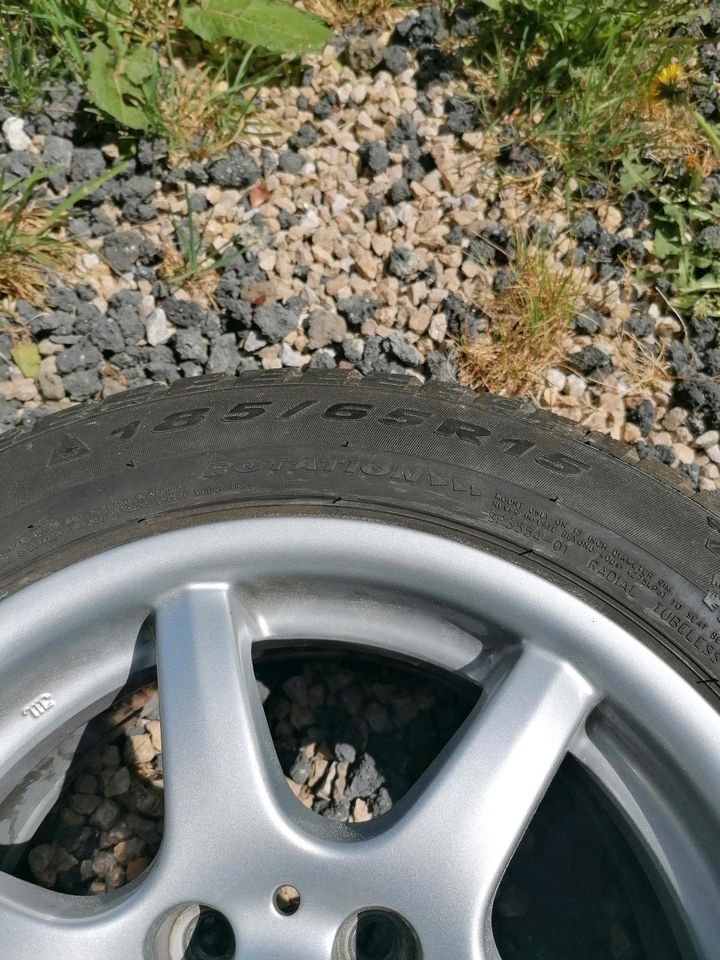 Mercedes-Felgen 15 Zoll mit Winterreifen 185/65 R15 in Bad Münstereifel