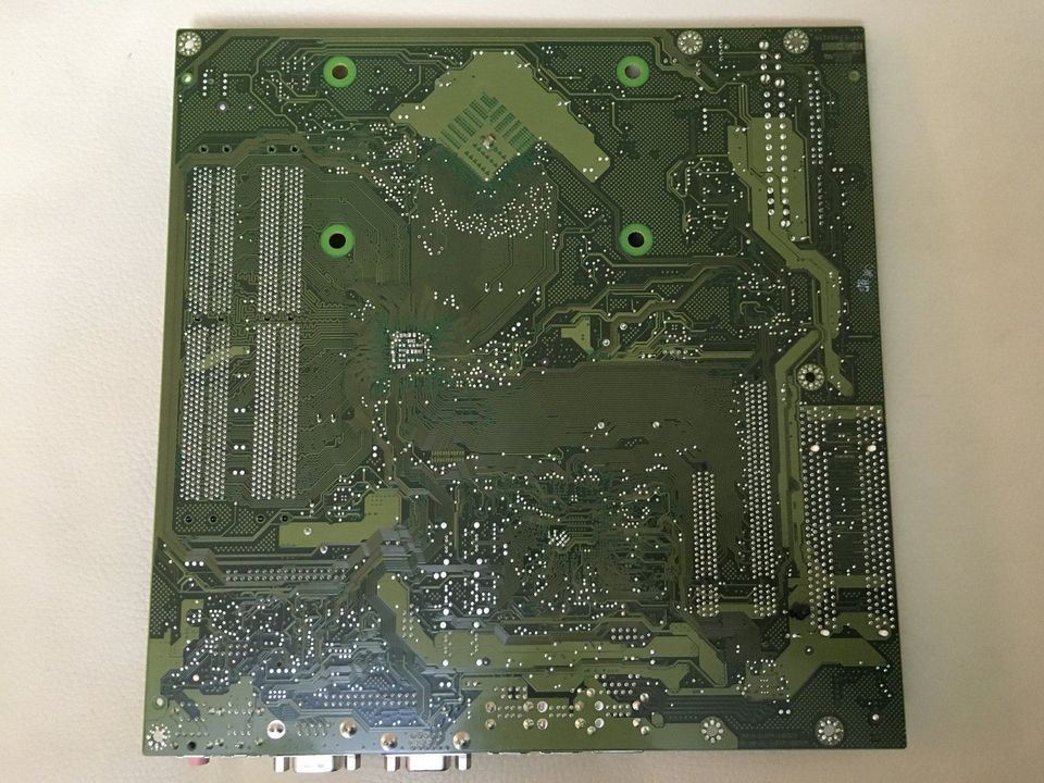 Fujitsu D2812-A23 GS1 Core2Duo E8500 Intel Mainboard Sockel 775 in Reinsdorf