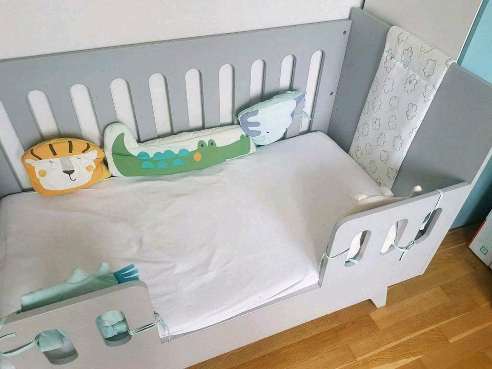 Mimm Baby/Kinderbett inkl Matratze, demontiert/Transportfertig in Berlin -  Wilmersdorf | Babywiege gebraucht kaufen | eBay Kleinanzeigen ist jetzt  Kleinanzeigen