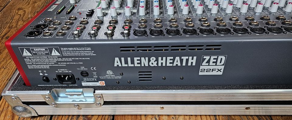 Allen & Heath Zed 22FX mit Thom Koffer in Frankfurt am Main