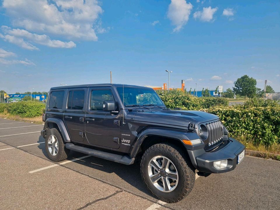 Jeep Wrangler Sahara 2021 Garantie Inspektion neu in Erfurt