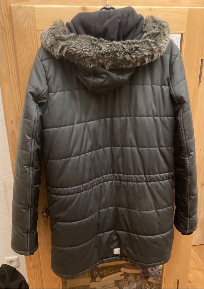 Winterjacke soliver mit Mütze 176 in Geislingen