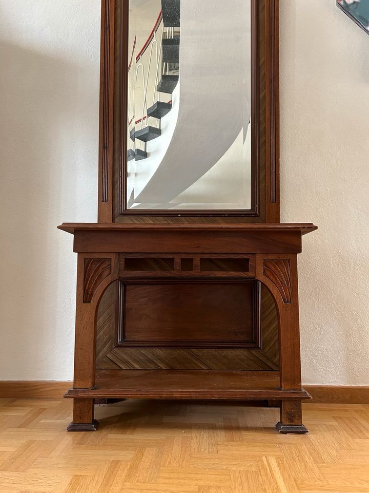Antiker Spiegel aus der Gründerzeit mit Konsole in Gochsheim