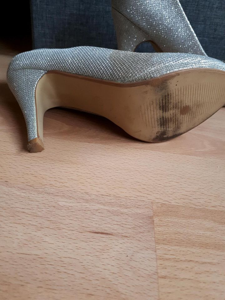 Schuhe High Heels Gr. 37 in Ratingen