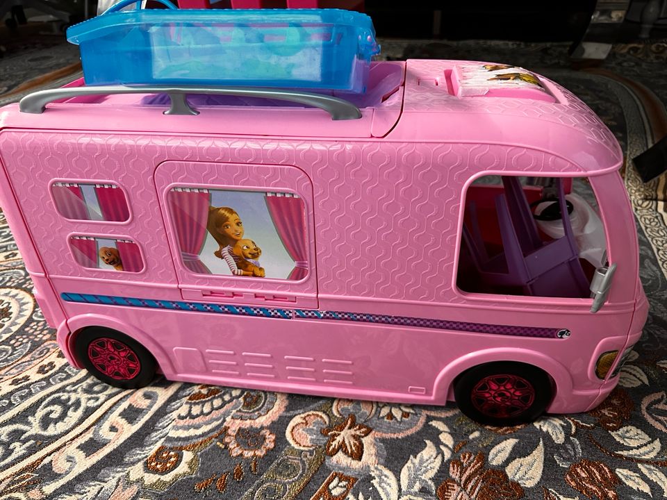 Barbie Wohnmobil mit Zubehör in Köln