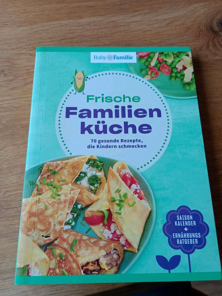 Buch Familienküche von Baby & Familie in Weyhausen