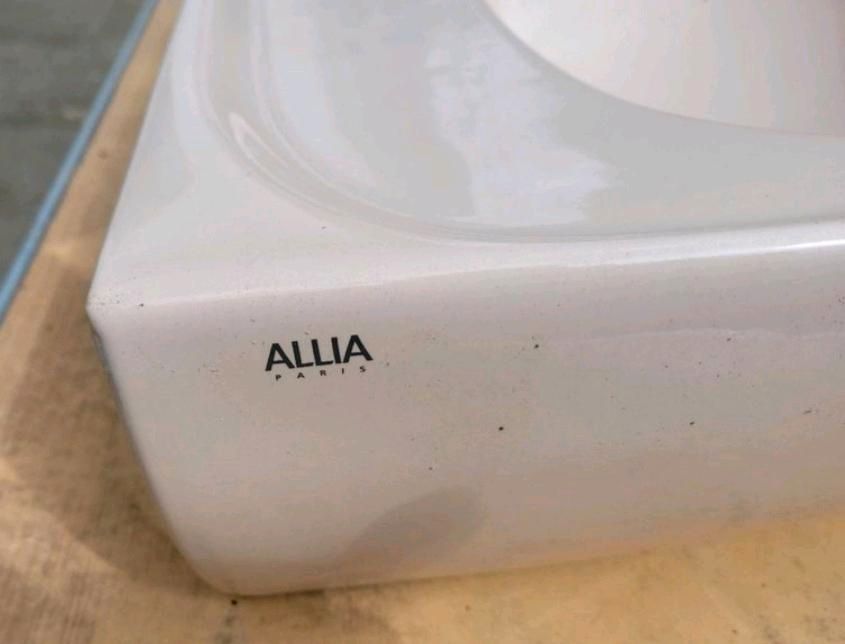 Waschbecken Standard beige von Allia Paris  Wurde nicht verbaut in Neuenhagen