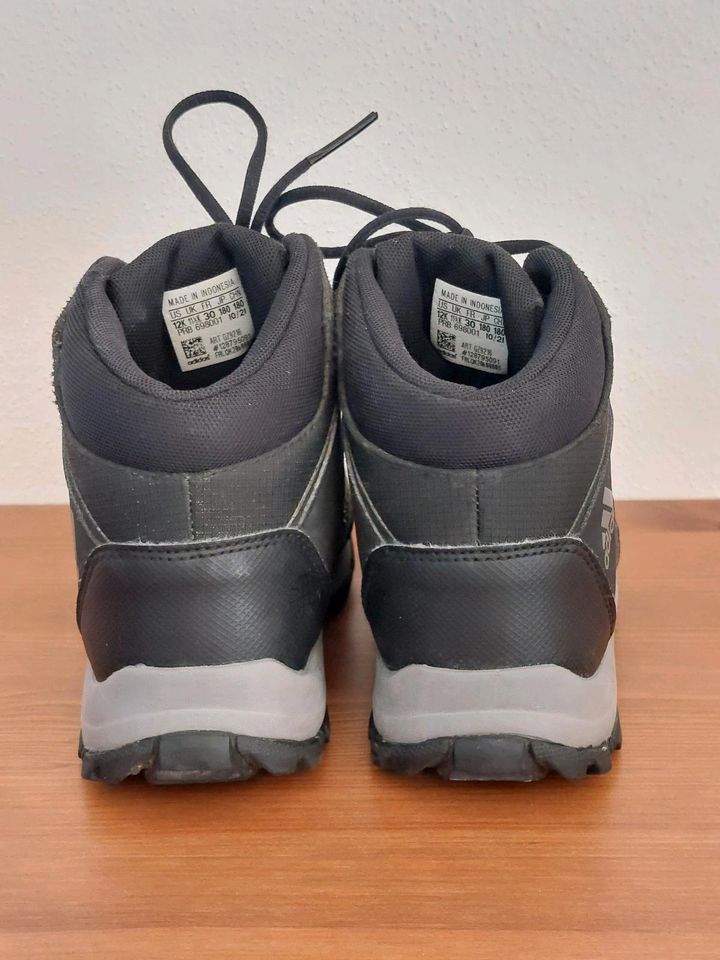 Adidas Wanderschuhe / Wanderstiefel in Friedberg