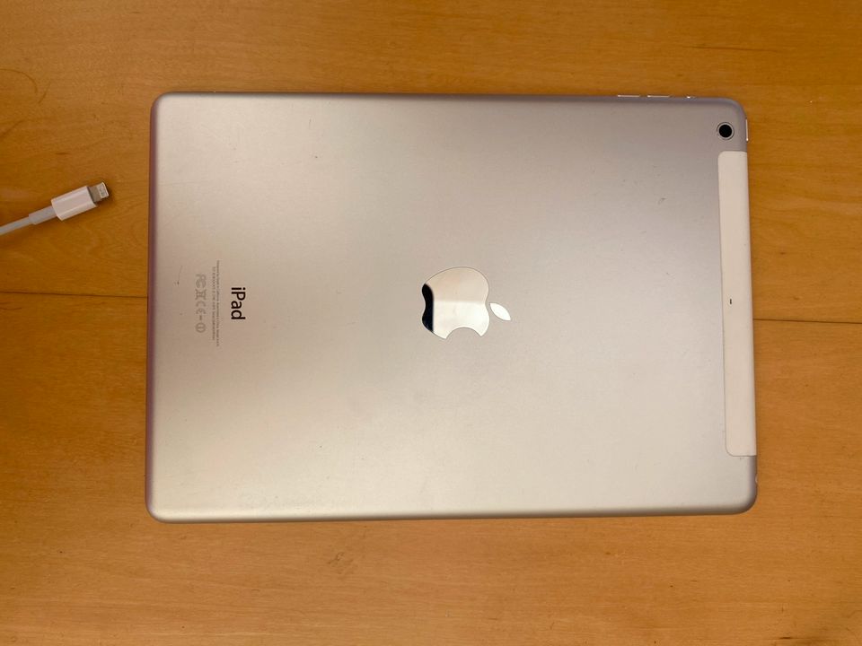 Apple iPad AIR 9,7“ …16 GB …WIFI+Cell… Garantie bis 9/26 in Augsburg