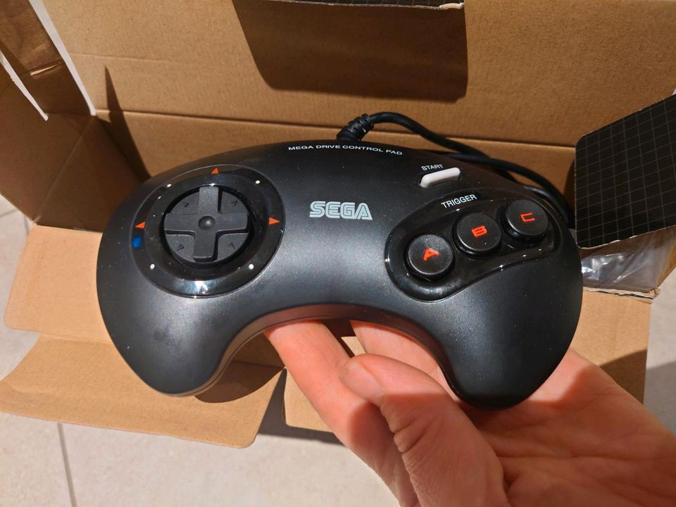 *neuwertig*  Sega Mega Drive Mini mit Originalkarton in Haslach im Kinzigtal