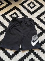 Nike Shorts Größe 137-147 inklusive Versand Baden-Württemberg - Oberhausen-Rheinhausen Vorschau