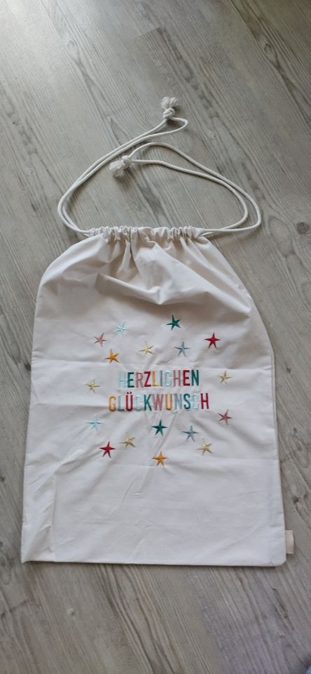 Neu- Geschenksack 50x70 cm, mit Stickerei in Stuttgart