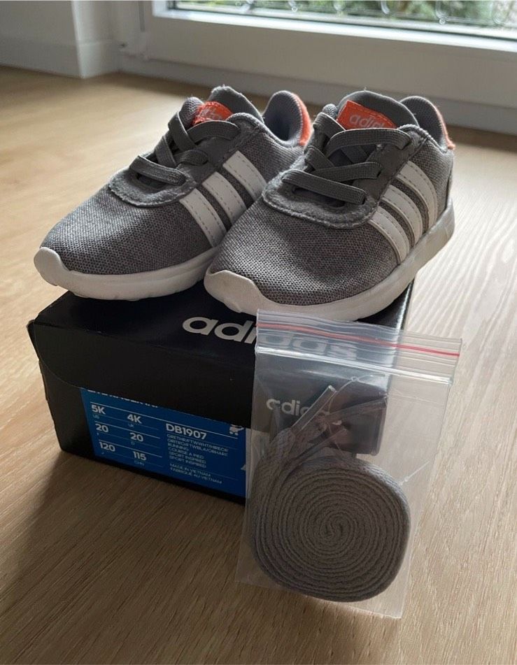 Adidas Sneaker Gr. 20 grau/weiß in Bonn - Bad Godesberg | Gebrauchte  Kinderschuhe Größe 20 kaufen | eBay Kleinanzeigen ist jetzt Kleinanzeigen