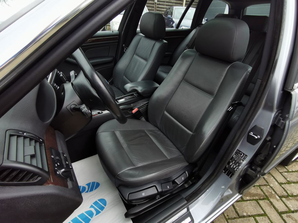 BMW 330 xi Edition Exclusive "LEDER+KLIMA+S.HEFT+ALLRAD" in Elsenfeld