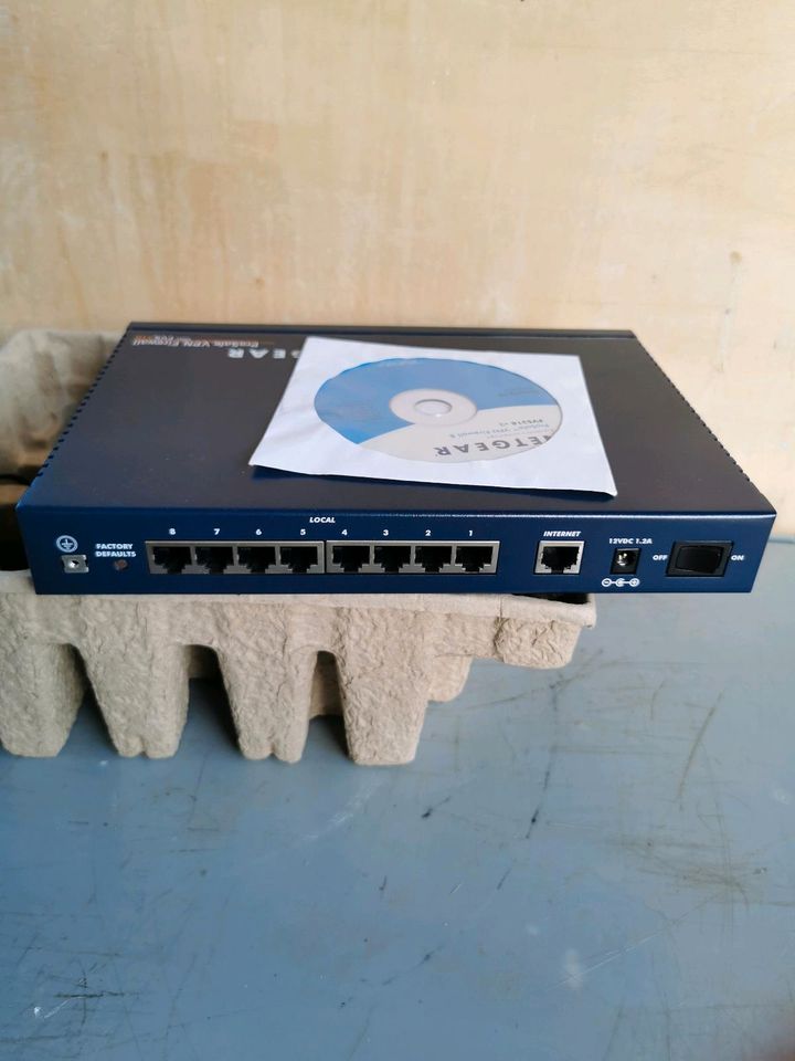 8 port Hub Netgear in Ahrensfelde