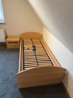 Bett 90x200, Lattenrost, Nachtisch Buche Niedersachsen - Suhlendorf Vorschau