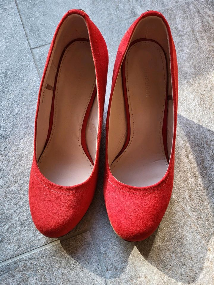 Pumps Schuhe mit Keilabsatz Gr. 37 rot Graceland in Dietramszell