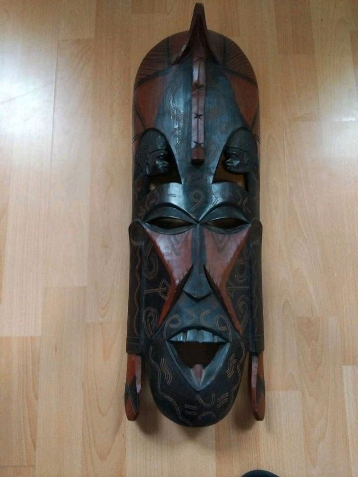 Afrikanische Masken - Wand-Deko in Grafenau