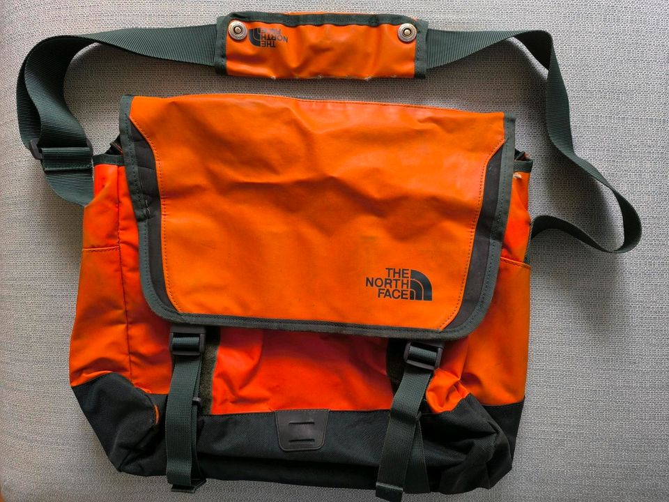 Messenger Bag / North Face / orange in Berlin