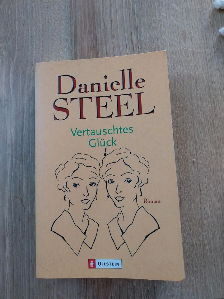 Buch vertauschtes Glück Danielle Steel Roman zu verschenken in Aschaffenburg