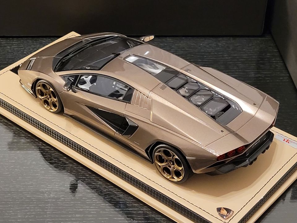 1:18 Lamborghini Countach LPI 800-4 luci del bosco MR Collection in Katzenelnbogen