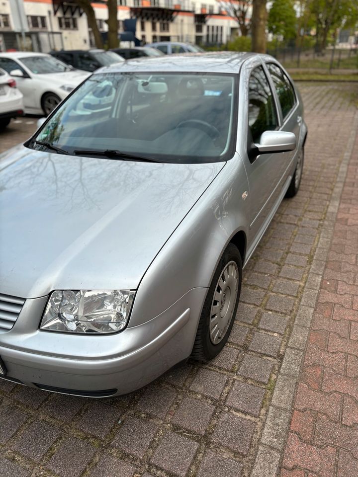 VW Bora 1.4 Comfortline in Oranienburg