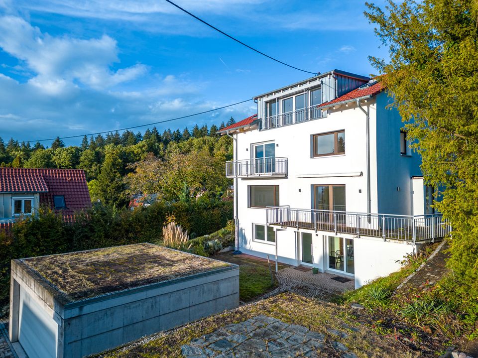 BRUMANI | Großzügiges Anwesen mit Einliegerwohnung und Indoorpool in Freiburg-Zähringen in Freiburg im Breisgau