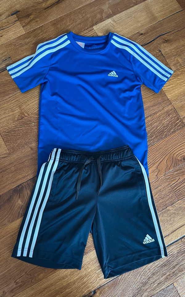 Adidas Sport Set (T-Shirt und kurze Hose) 134 in Rastede
