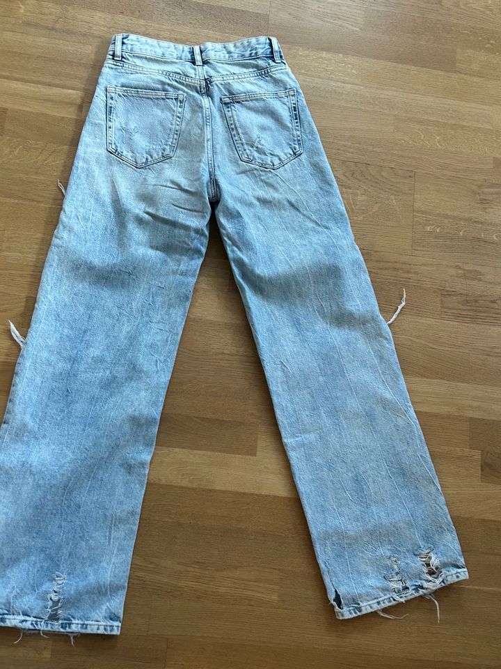 Bershka Jeans Denim, Gr. 36 in Bad Vilbel