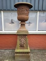 Antike alte gusseisen blumentopf vase amphore auf sockel fuß Nordrhein-Westfalen - Brüggen Vorschau