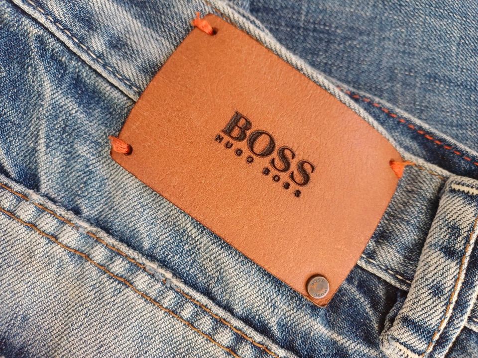 Jeans BOSS 35/34 in Norderstedt