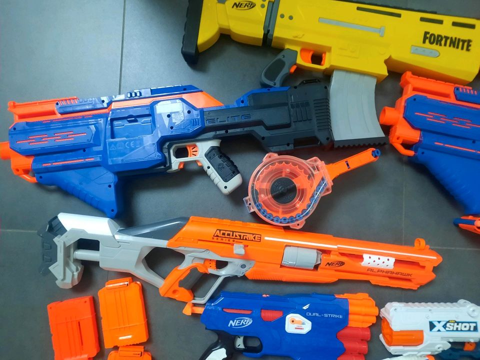 Nerf Paket Alphahawk, Elite Infinius, Surgefire, Fortnite ... in Laaber